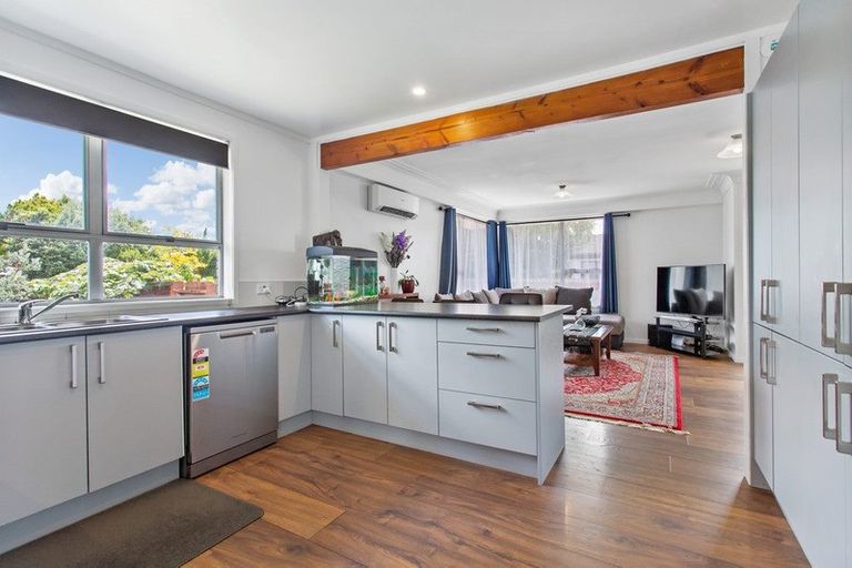 Photo of property in 1/15 Poinsettia Place, Henderson, Auckland, 0610