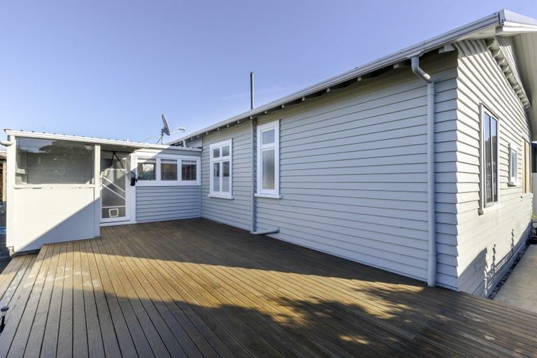 Photo of property in 83 Tukapa Street, Westown, New Plymouth, 4310