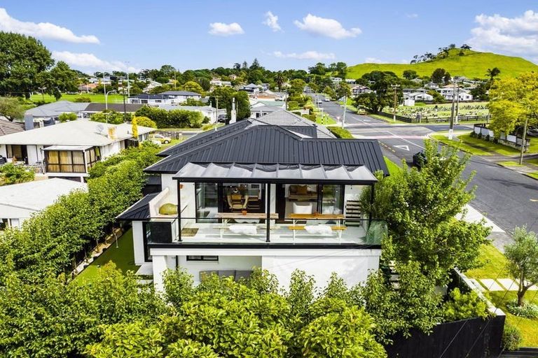 Photo of property in 5c Woodward Avenue, Mangere Bridge, Auckland, 2022