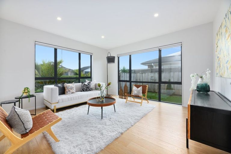 Photo of property in 13 Turpin Road, Riverhead, 0820