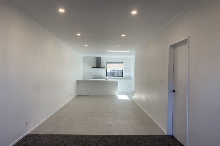 Photo of property in 18 Hema Road, Hobsonville, Auckland, 0616