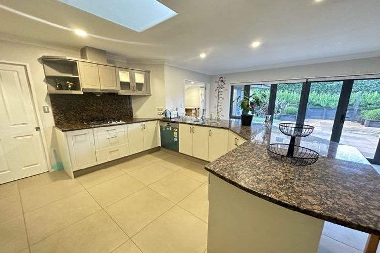 Photo of property in 14 Annalong Road, Dannemora, Auckland, 2016