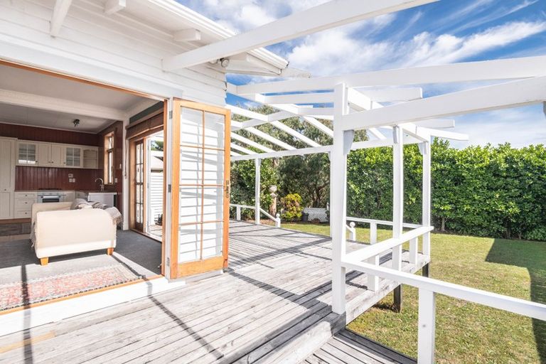 Photo of property in 14 Petherick Crescent, Johnsonville, Wellington, 6037