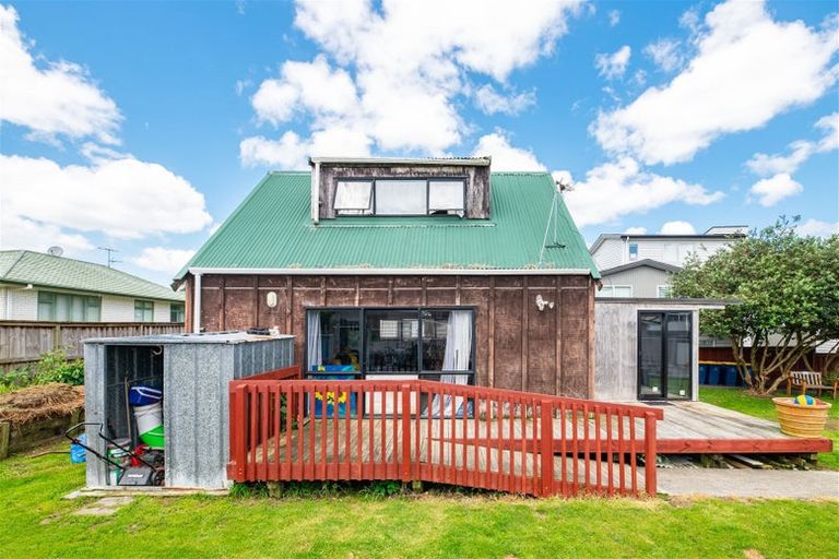 Photo of property in 39 Kingdale Road, Henderson, Auckland, 0610