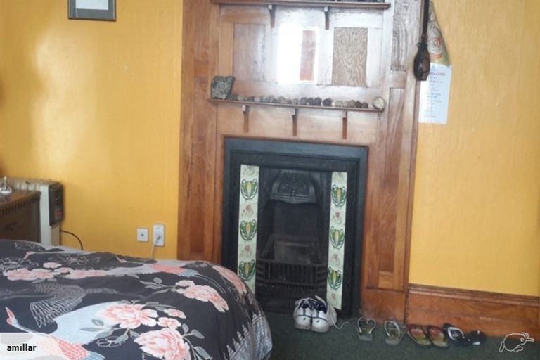 Photo of property in 174 Marine Parade, Bluff, 9814