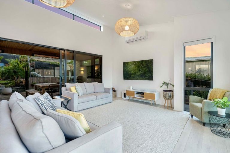 Photo of property in 196 Paku Drive, Tairua, 3508