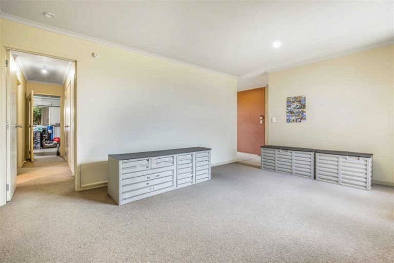 Photo of property in 6 Mckenzie Place, Rototuna North, Hamilton, 3210