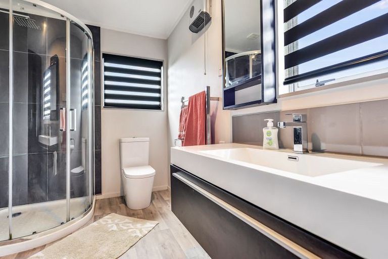 Photo of property in 30a Harrowfield Drive, Harrowfield, Hamilton, 3210