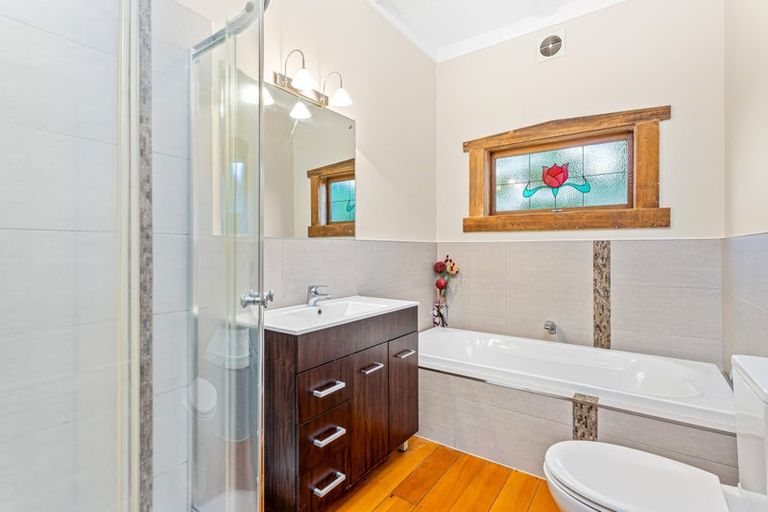 Photo of property in 40 Rangatira Road, Birkenhead, Auckland, 0626