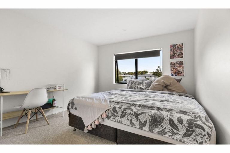 Photo of property in 22a Sabulite Road, Kelston, Auckland, 0602