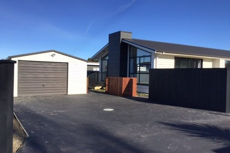 Photo of property in 1/100 Baker Street, New Brighton, Christchurch, 8083