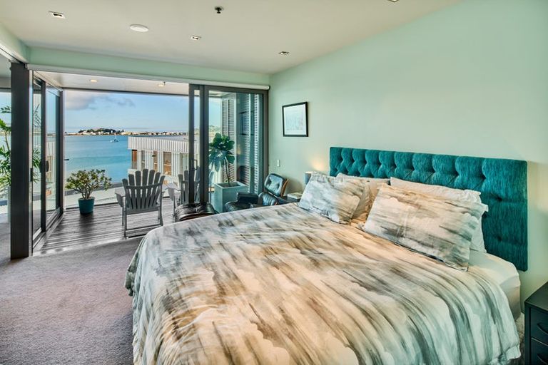 Photo of property in Patent 326 Apartments, 404s/326 Evans Bay Parade, Hataitai, Wellington, 6021