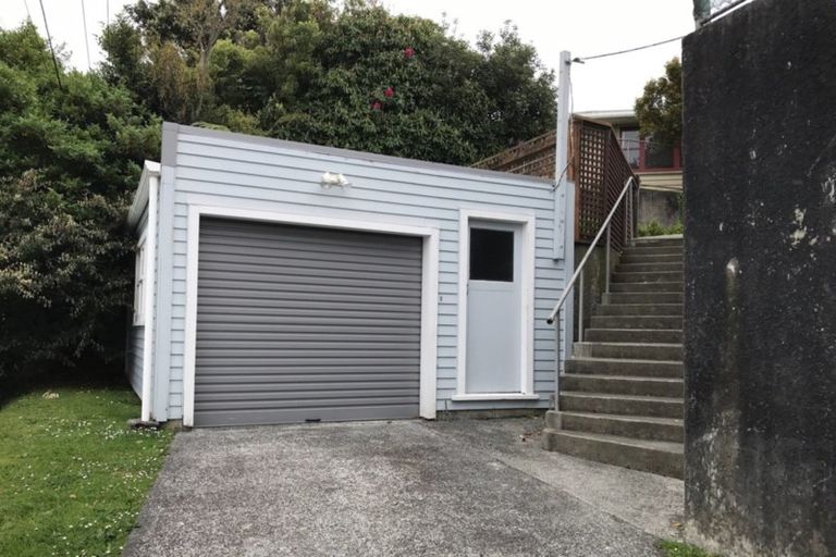 Photo of property in 3 Angell Street, Johnsonville, Wellington, 6037