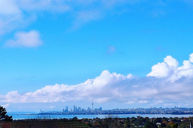 Photo of property in 12 Colwill Road, Massey, Auckland, 0614