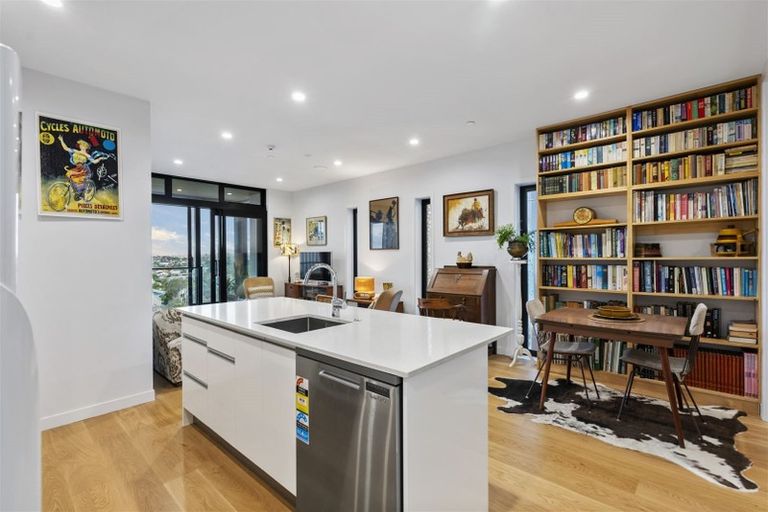 Photo of property in Frank Sargeson Apts, 308/74 Anzac Street, Takapuna, Auckland, 0622