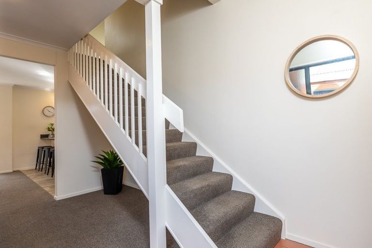 Photo of property in 2/49 Ranui Terrace, Tawa, Wellington, 5028