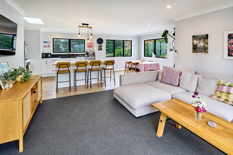 Photo of property in 75 Erlestoke Crescent, Churton Park, Wellington, 6037