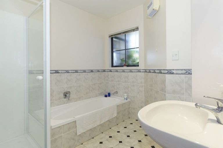 Photo of property in 480a Devonport Road, Tauranga South, Tauranga, 3112