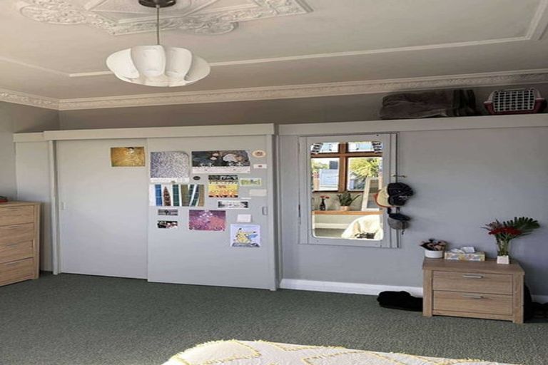 Photo of property in 10 Helen Street, Brooklyn, Wellington, 6021