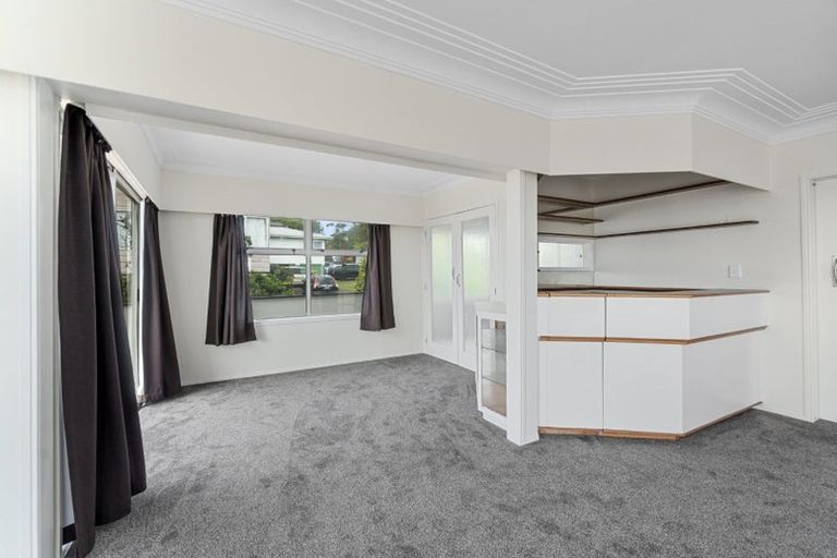 Photo of property in 46 Redoubt Road, Goodwood Heights, Auckland, 2105