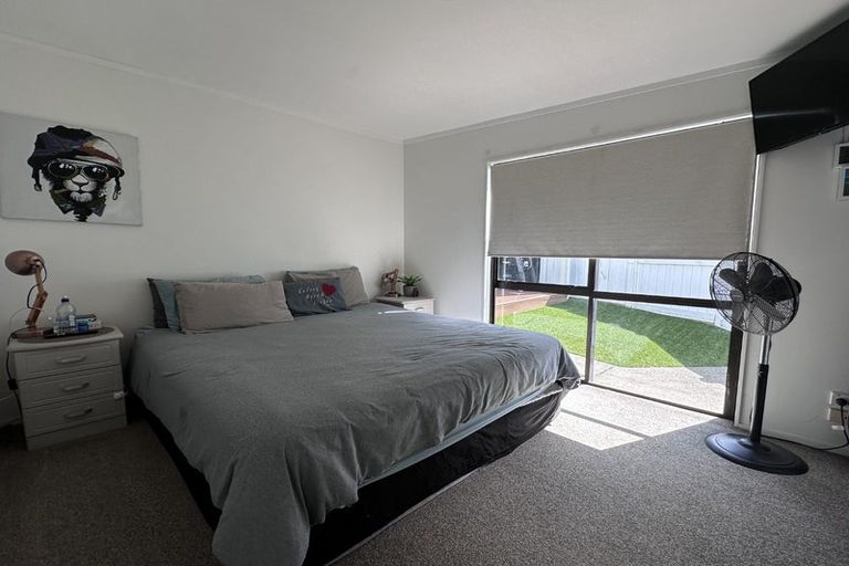 Photo of property in 4 Centreway Road, Orewa, 0931