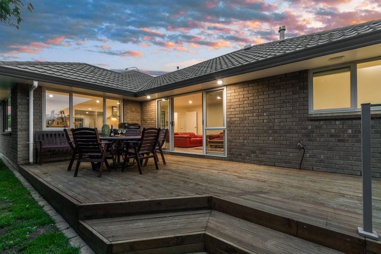 Photo of property in 158 Ruapehu Drive, Fitzherbert, Palmerston North, 4410