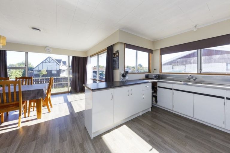 Photo of property in 16 Browning Place, Roslyn, Palmerston North, 4414