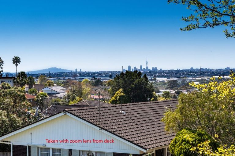 Photo of property in 1/27 Nui Mana Place, Te Atatu South, Auckland, 0610