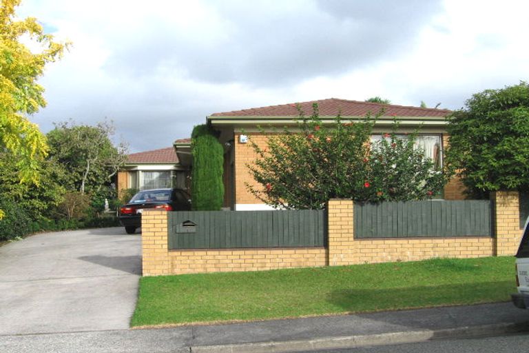 Photo of property in 22 Wairata Place, Te Atatu South, Auckland, 0610