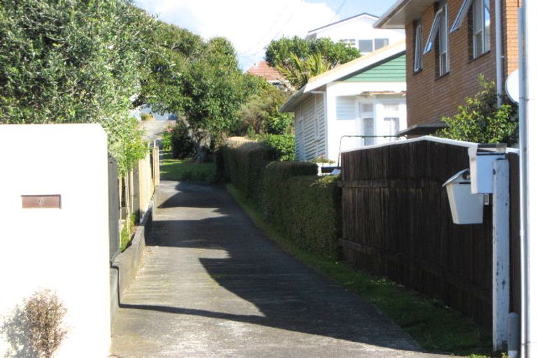 Photo of property in 9b Glen Almond Street, New Plymouth, 4310