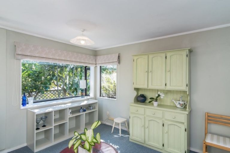 Photo of property in 6 Marram Way, Peka Peka, Waikanae, 5391