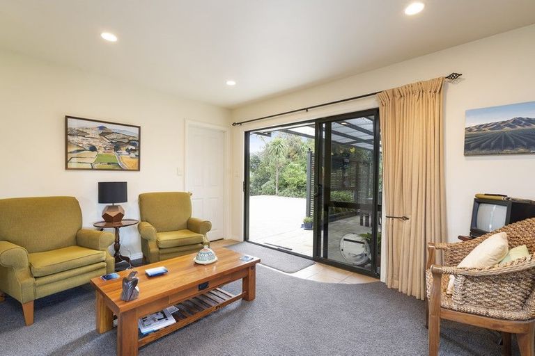 Photo of property in 28 Skudders Beach Road, Kerikeri, 0294