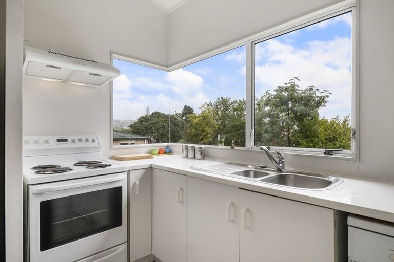 Photo of property in 2 Davern Lane, New Lynn, Auckland, 0600