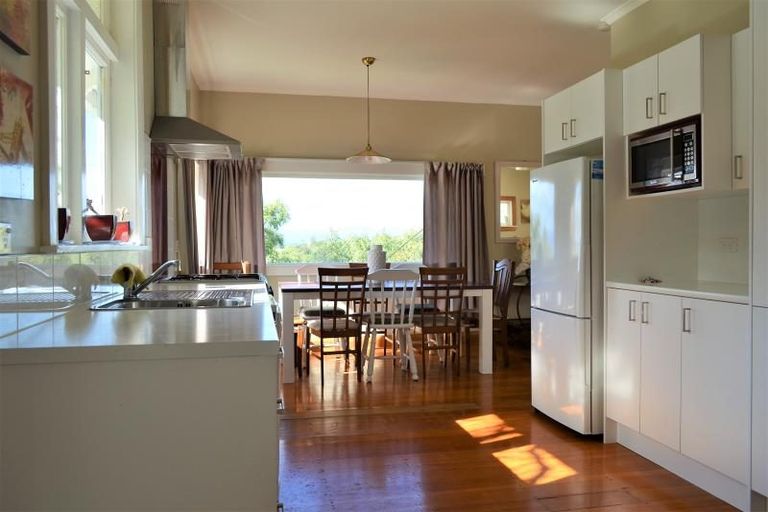 Photo of property in 47 Garden Road, Northland, Wellington, 6012