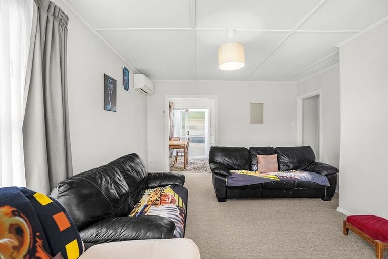 Photo of property in 200 Waddington Drive, Naenae, Lower Hutt, 5011