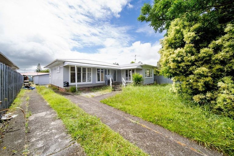 Photo of property in 15 Mckean Avenue, Manurewa, Auckland, 2102