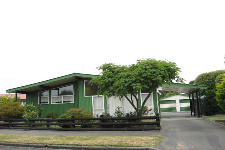 Photo of property in 37 Orrick Crescent, Avondale, Christchurch, 8061