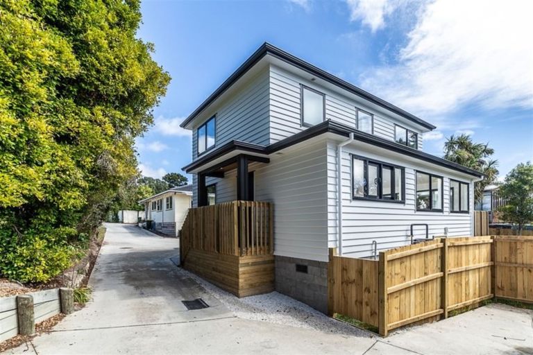 Photo of property in 14a Rosalind Road, Glenfield, Auckland, 0629