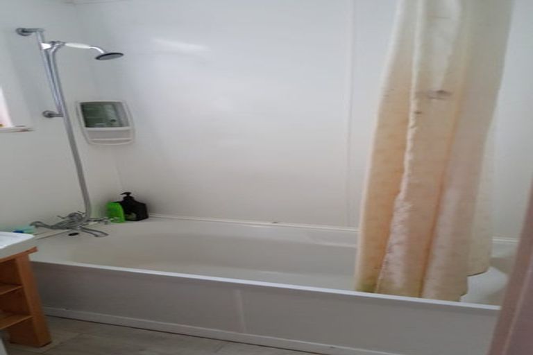 Photo of property in 88 Kelburn Parade, Kelburn, Wellington, 6012