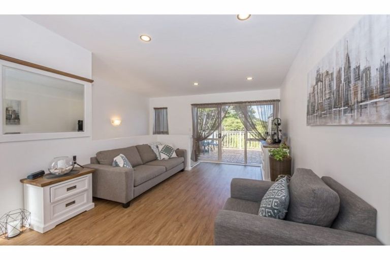 Photo of property in 1/206 Manuka Road, Bayview, Auckland, 0629
