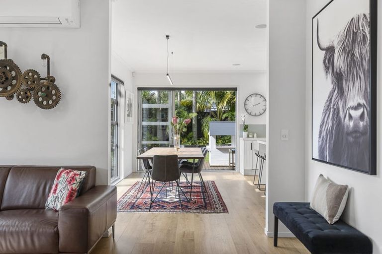 Photo of property in 6 Regent Street, Devonport, Auckland, 0624