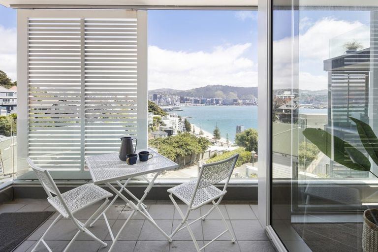 Photo of property in Alto Apartments, 3a/22 Telford Terrace, Oriental Bay, Wellington, 6011