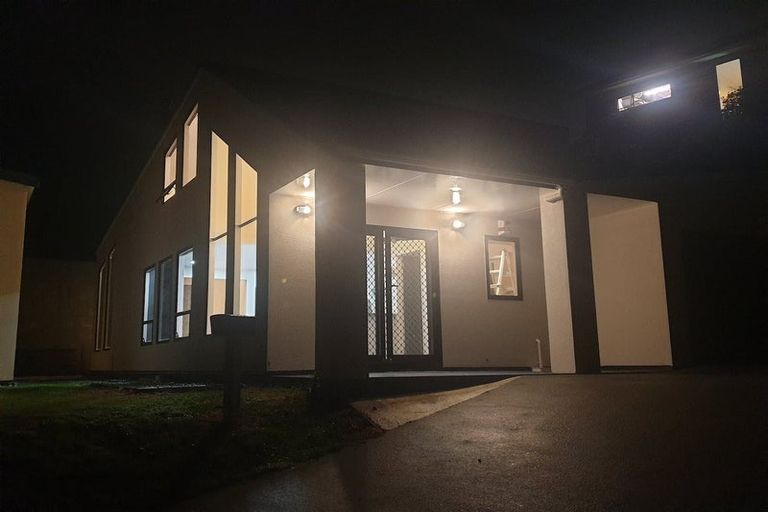 Photo of property in 3a Bury Grove, Strathmore Park, Wellington, 6022