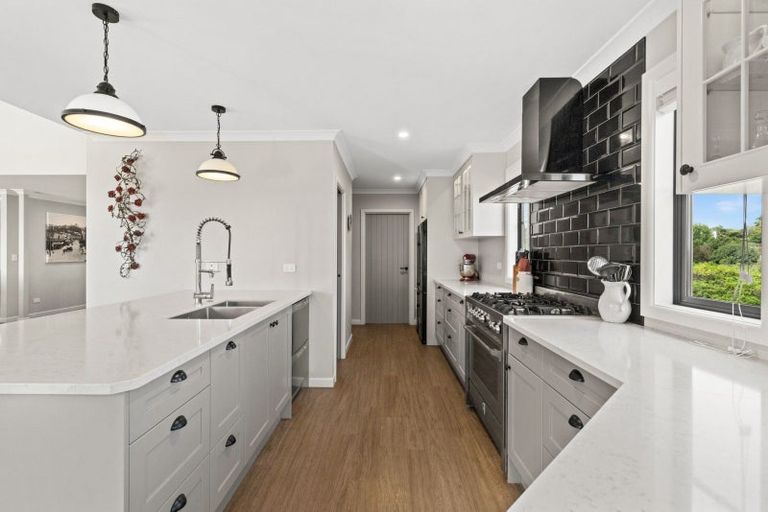 Photo of property in 136 Kopanga Road, Havelock North, 4130