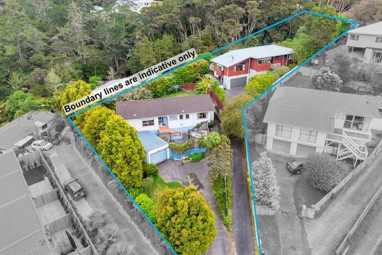 Photo of property in 1/6 Mcquoid Place, Glenfield, Auckland, 0629