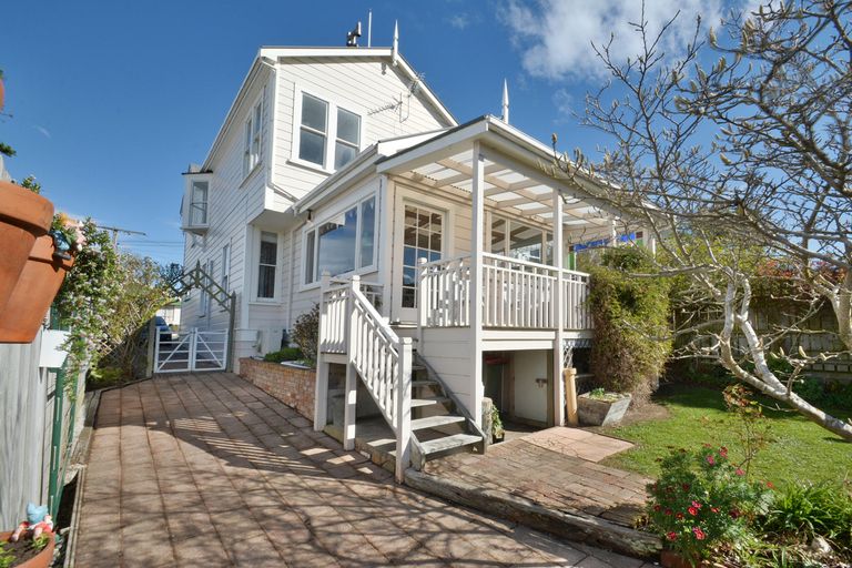 Photo of property in 16 Galloway Street, Mornington, Dunedin, 9011