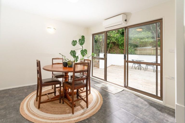 Photo of property in 98 Allington Road, Karori, Wellington, 6012
