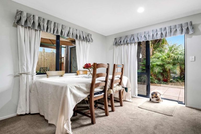 Photo of property in 2 Saxon Woods Drive, Rototuna North, Hamilton, 3210