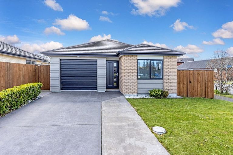 Photo of property in 12 Meyer Crescent, Halswell, Christchurch, 8025