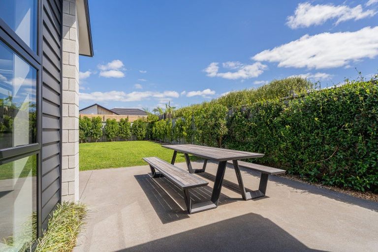 Photo of property in 6 Awatea Drive, Whitianga, 3510